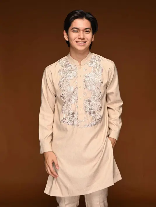 Ajil Ditto saat merayakan Hari Raya Idul Adha. (Foto: Instagram/ ajil_ditto08)