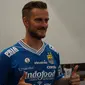 Persib Bandung memperkenalkan rekrutan barunya Rene Mihelic asal Slovenia di Graha Persib, Selasa (7/5/2019). (Huyogo Simbolon)