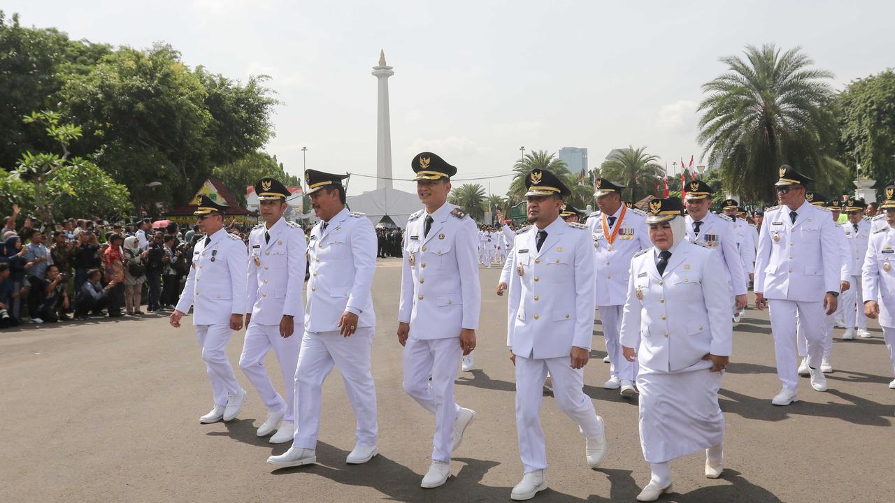 VIDEO: Dilantik di Istana, Menengok Gaya Para Kepala Daerah Berbaris Kirab dari Monas