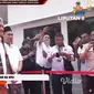 Wakil Presiden Terpilih, Gibran Rakabuming Raka saat mendampingi Ahmad Luthfi-Taj Yasin Maimoen&nbsp;mendaftar Pilkada Jateng 2024. (sumber: YouTube Liputa6)