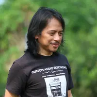 Foto pemakaman Ireng Maulana (Adrian Putra/bintang.com)