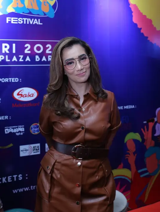 Reza Artamevia saat hadir dalam jumpa pers konser musik bertajuk Festival Berdendang Bergoyang 2020 di kawasan Kebayoran Baru, Jakarta Selatan, Kamis (9/1/2020).  (Daniel Kampua/Fimela.com)