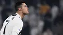 Kini rambut Cristiano Ronaldo tampak lebih dewasa dan rapih saat bermain untuk Juventus tapi tetap keren. (AFP/Marco Bertorello)