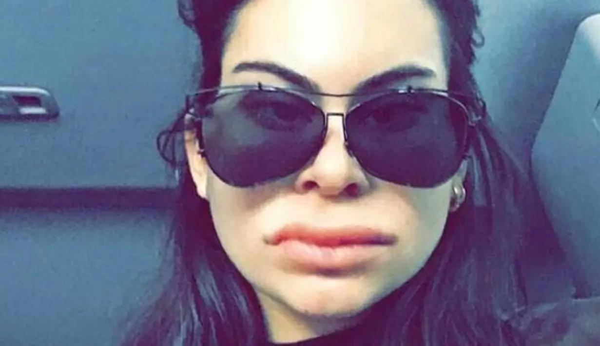 Kendall Jenner mencoba filter konyol dan membuat wajahnya sama sekali berbeda. (Snapchat/KendallJenner)