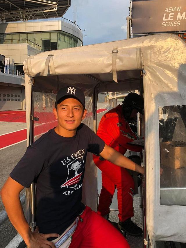 6 Potret Terbaru Rio Haryanto Pembalap yang Dikabarkan Akan Menikahi Larissa Chou