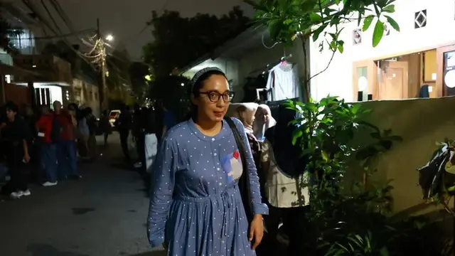 6 Artis Hadir Melayat Suami Najwa Shihab, dari Celine Evangelista hingga Addie MS
