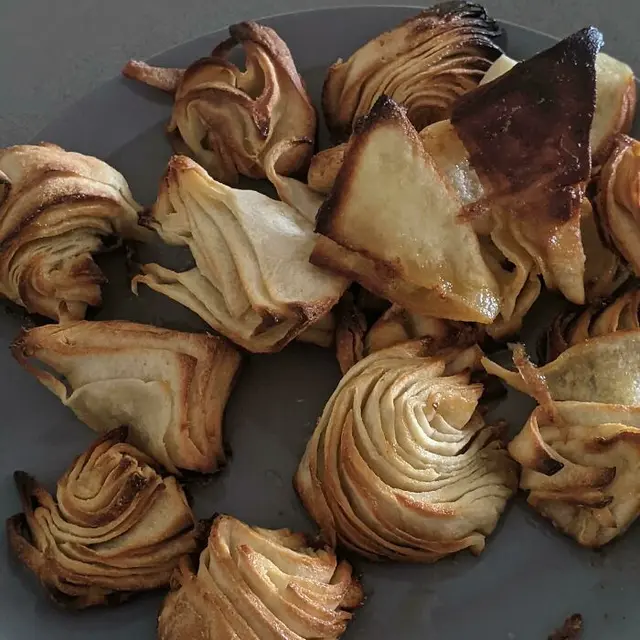 6 Potret Kue Gagal Usai Keluar dari Oven Ini Penampakannya Bikin Kecewa