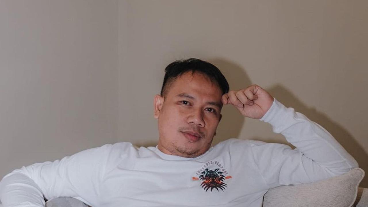 Bernyanyi di Tengah Debat Pilbup Pemalang 2024, Ini Profil Vicky Prasetyo yang Selalu Jadi Sorotan