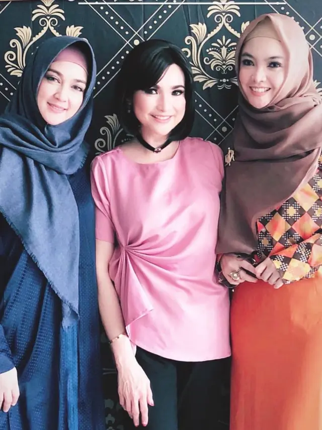 6 Potret Kedekatan Pemain Sinetron Cinta karena Cinta di Balik Layar, Kompak