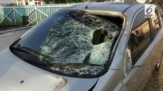 Dua petugas Tol Cipali tewas tertabrak mobil pemudik saat membantu evakuasi mobil yang mogok.