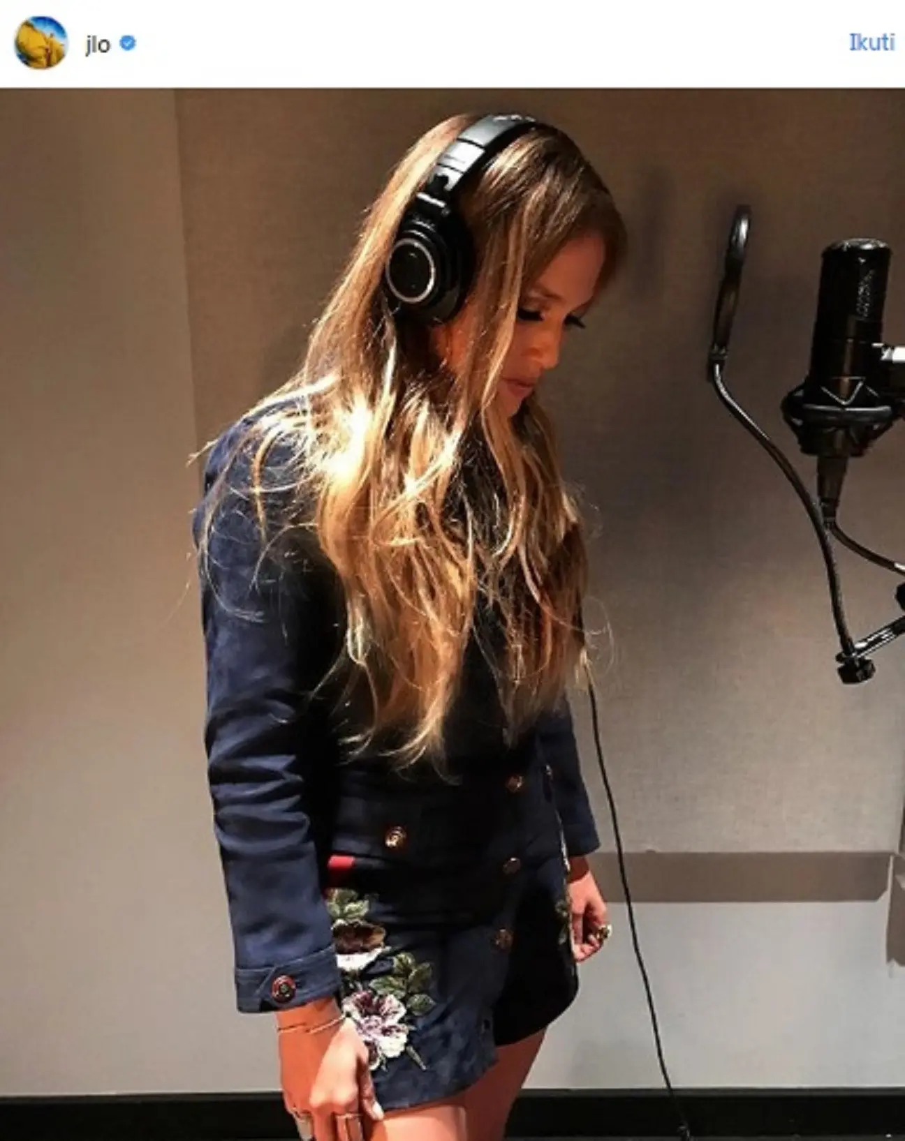 	Foto di dapur rekaman yang diunggah Jennifer Lopez (Instagram)
