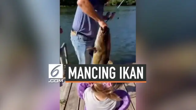 Mendadak, seorang bocah perempuan menjadi viral karena berhasil menangkap ikan raksasa menggunakan pancingan mainan miliknya.