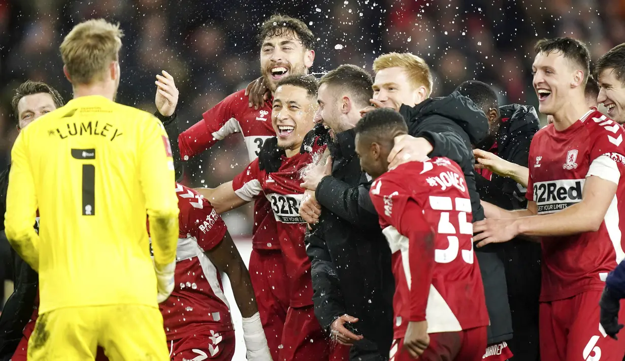 Pada babak sebelumnya, Middlesbrough juga membuat kejutan besar lain. The Boro menyisihkan Manchester United di Old Trafford lewat babak adu penalti. (Mike Egerton/PA via AP)