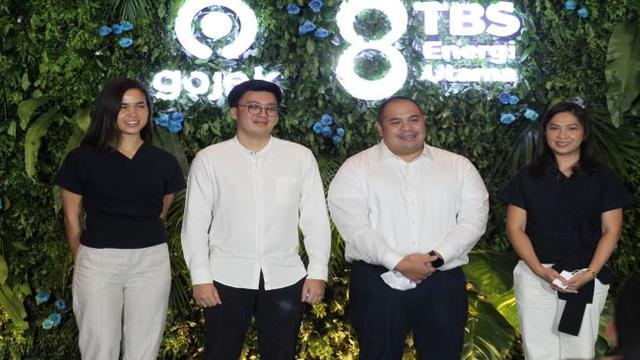 Penandatanganan nota kesepahaman Gojek dan PT TBS Energi Utama Tbk pada Kamis (18/11/2021) (Dok: Istimewa)