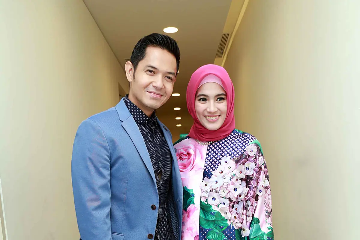 [Bintang] Dude Harlino dan Alyssa Soebandono