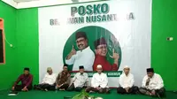 Posko Nusantara untuk memenangkan pasangan Saifullah Yusuf- Azwar Anas (Liputan6.com/ Dian Kurniawan)