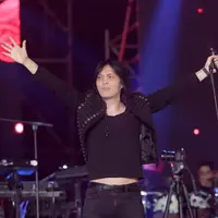 Sempat tertunda, konser 30 tahun Dewa 19 terselenggara di JIS dengan 75 ribu penonton. Hampir sempurna. (Bambang E Ros/Fimela.com)