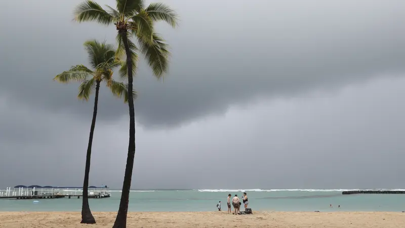 Badai Kuat Melanda Hawaii