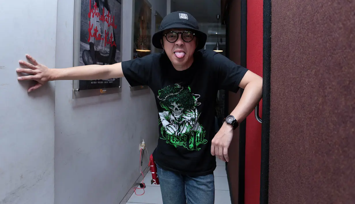 Banyak kesulitan yang dirasakan oleh Bisma.  Sebagai berdarah Sunda ia marasakan kesulitannya saat berdialek Makassar. Butuh waktu hingga seminggu untuk bisa bicara dengan logat Makassar. (Deki Prayoga/Bintang.com)