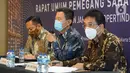 Direktur URBAN hasil RUPS Tahunan Rudy Gomedi (tengah) memberikan sambutan pada RUPS dan RUPSLB di Jakarta, Rabu (10/06/2021). Laba bersih URBAN 2020 naik 394% menjadi Rp 100,6 milyar dibanding periode yang sama pada tahun 2019. (Liputan6.com/Fery Pradolo)