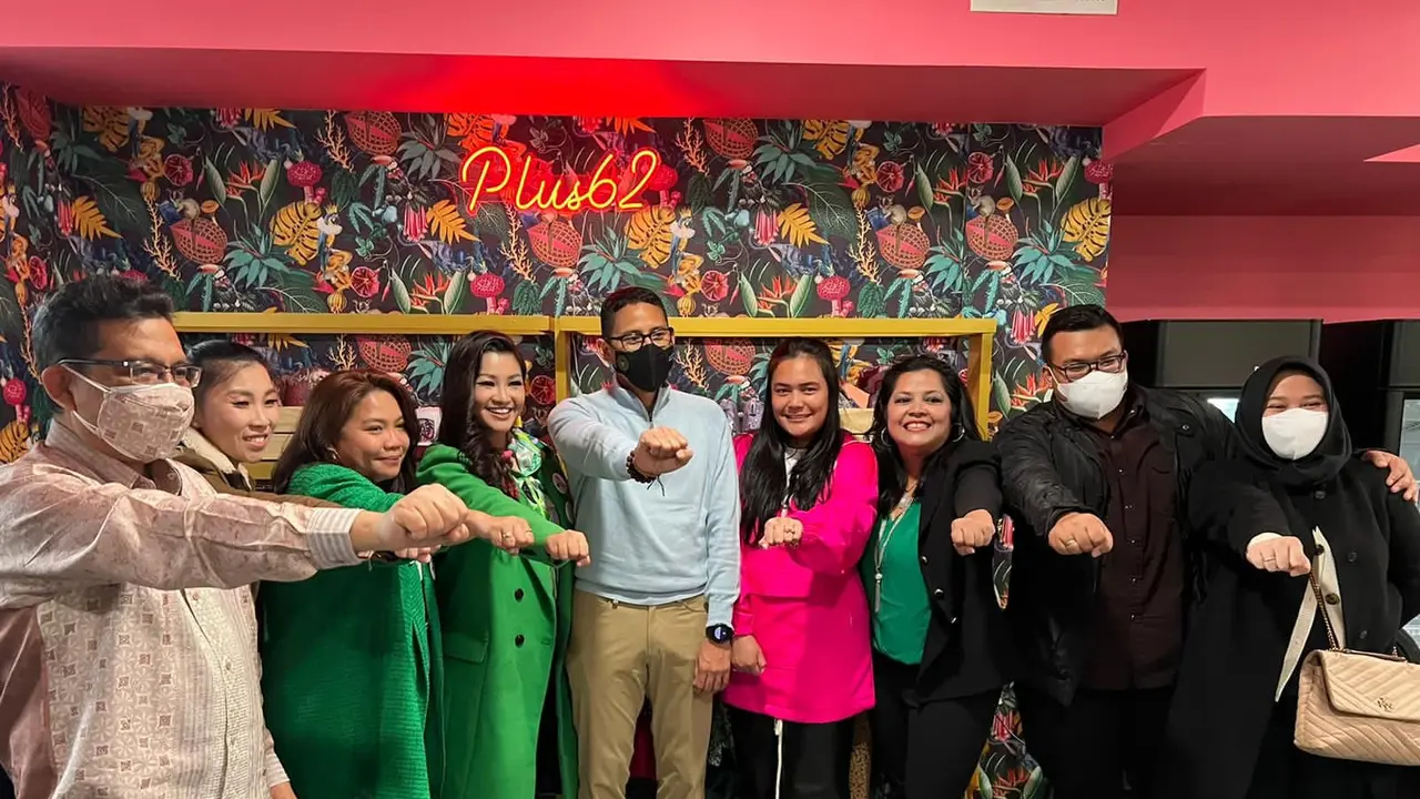 Menparekraf / Kepala Baparekraf Sandiaga Salahuddin Uno, menyempatkan diri datang ke Cafe Dangdut yang berlokasi di Long Island City, New York pada Sabtu (7/5/2022). (IST)