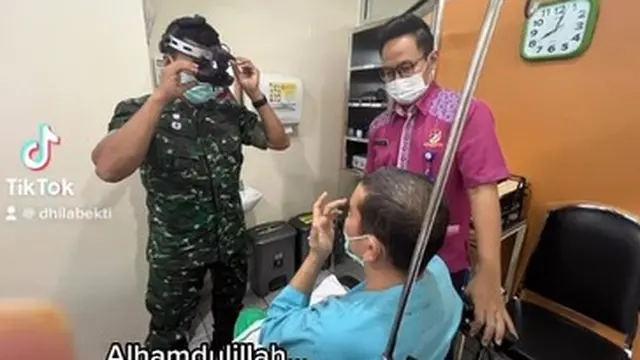 Indra Bekti usai operasi mata (Instagram/dhila_bekti)