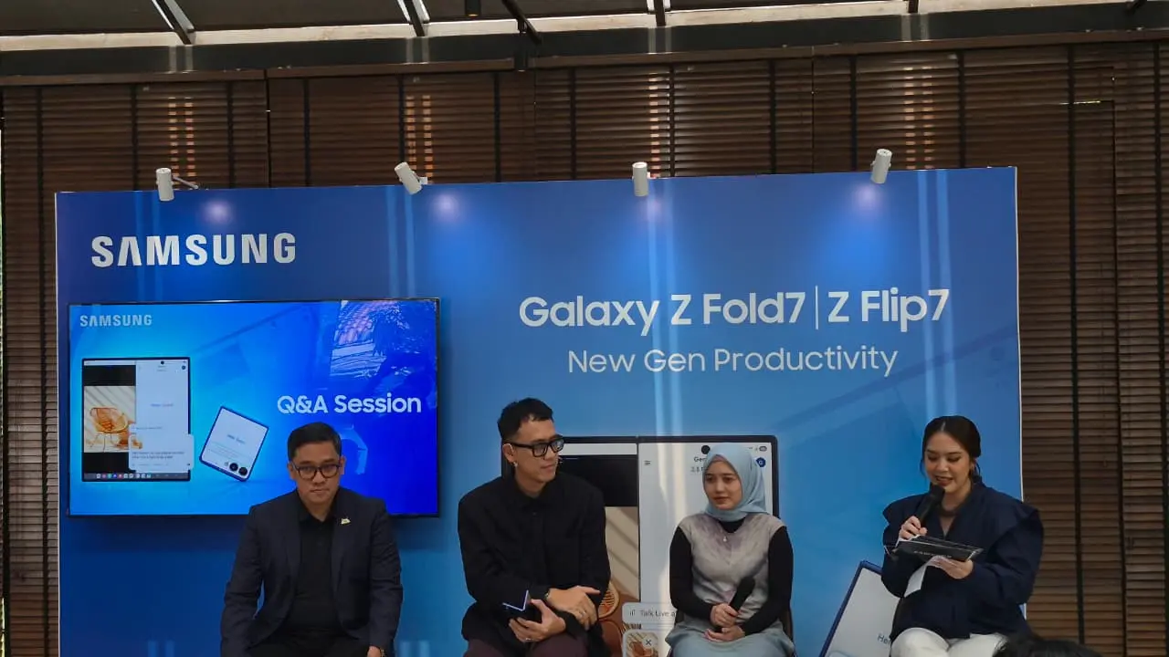 Head of Indonesia Android Platforms and Ecosystem Partnership Google, Denny Galant; MX Product Marketing Senior Manager Samsung Electronic Indonesia, Ilham Indrawan; Associate Director Kantar Indonesia, Ummu Hani.