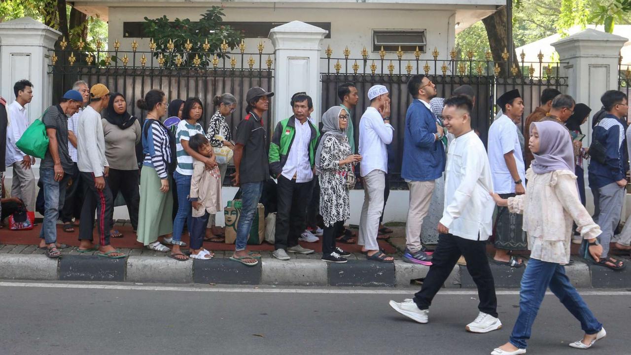 Antusiasme Ribuan Orang Hadiri Open House Prabowo di Istana