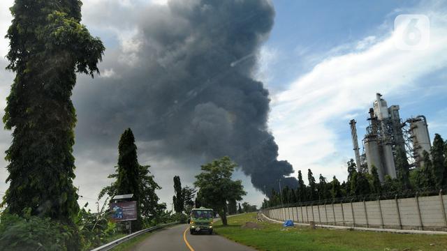 Jalan Raya Balongan-Indramayu Ditutup