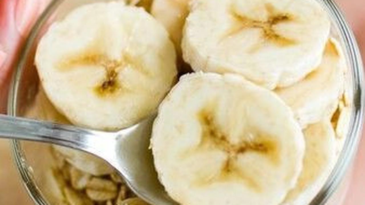 3. Pisang: Karbohidrat Kompleks untuk Kekenyangan Lebih Lama<br>