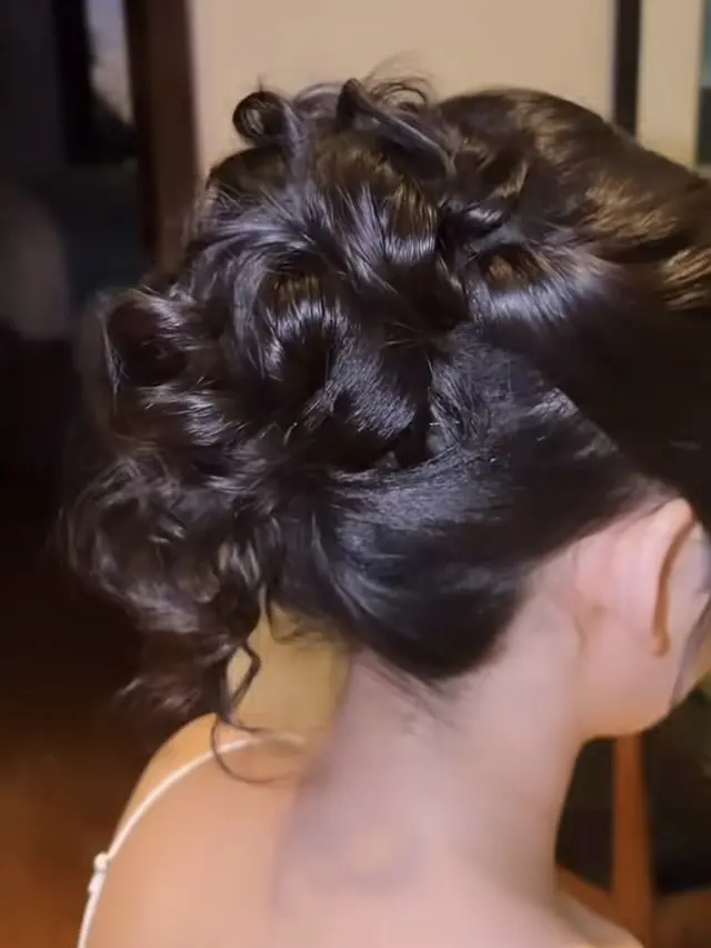 Gaya rambut Syifa Hadju Gelar Welcome Dinner di Bali. [@a y u.hairstylist]