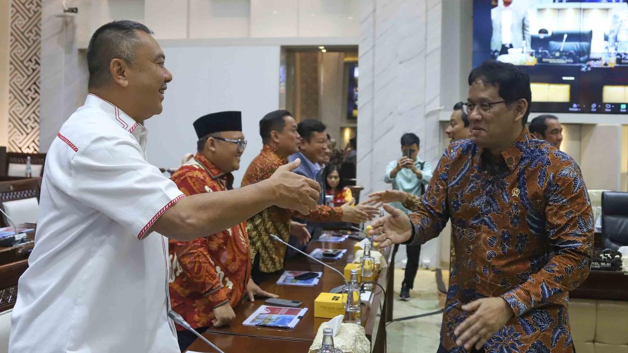 FOTO:  Rapat Perdana, Menkeu Purbaya dan Komisi XI DPR Bahas Anggaran  Rp 52 Triliun