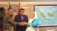  Fahira mendorong Pemerintah Malaysia untuk melakukan koordinasi dengan Pemerintah Indonesia untuk mengatasi masalah bendera Indonesia terbalik ini.