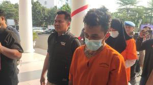 Tangis Pasutri di Bandung Ditangkap Polisi, Niat Beli Susu Anak Berakhir di Penjara