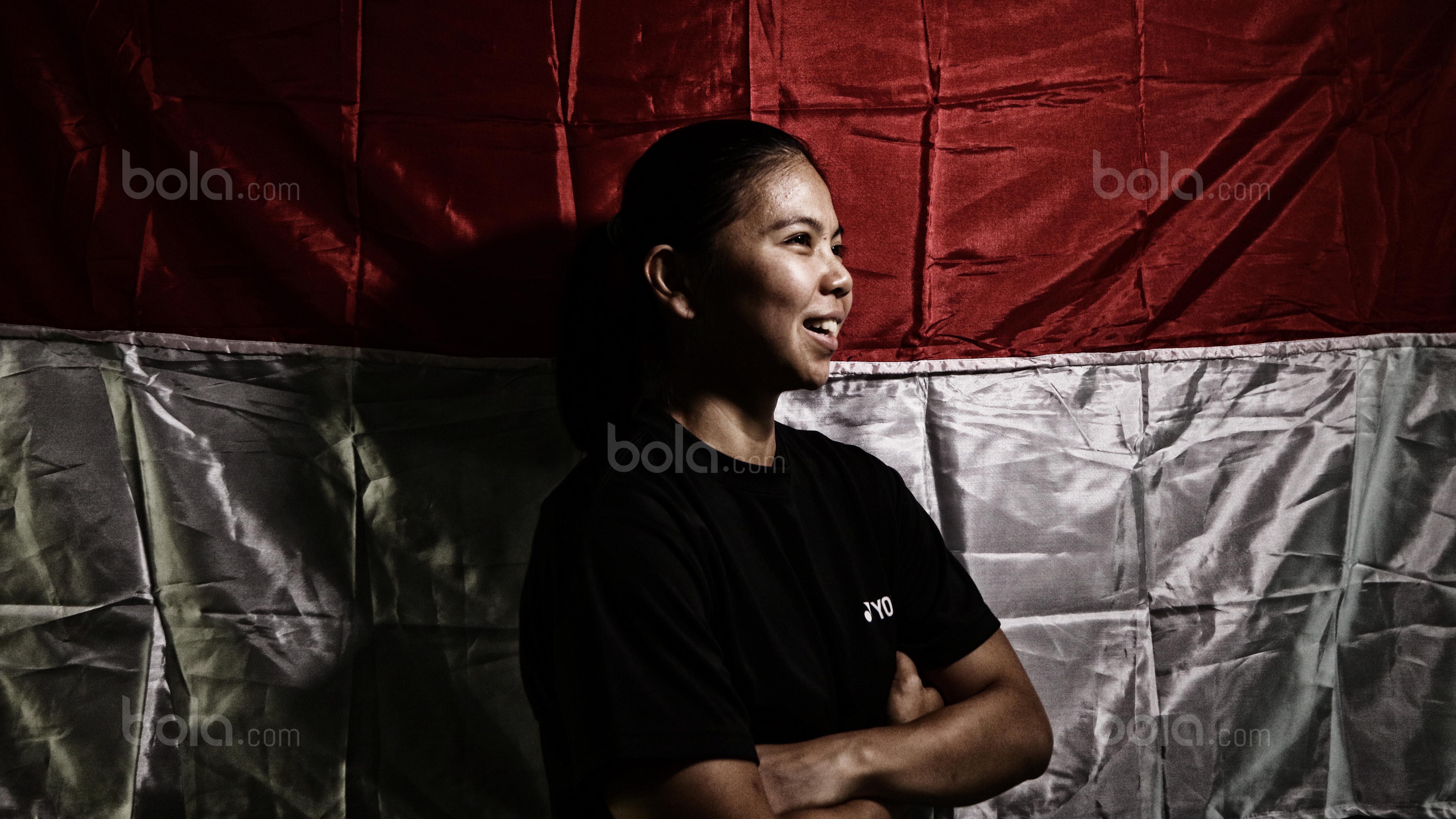 Atlet Bulutangkis Indonesia, Greysia Polii usai berlatih di Cipayung, Jakarta Timur, Senin (14/8/2017). Greysia akan turun pada nomor ganda putri SEA Games 2017. (Bola.com/Nicklas Hanoatubun)