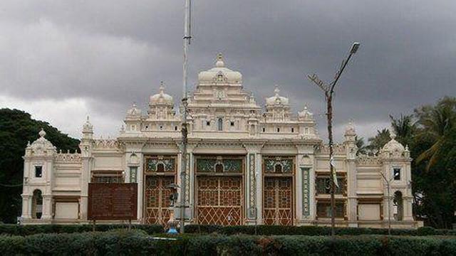 2. Jaganmohan Palace