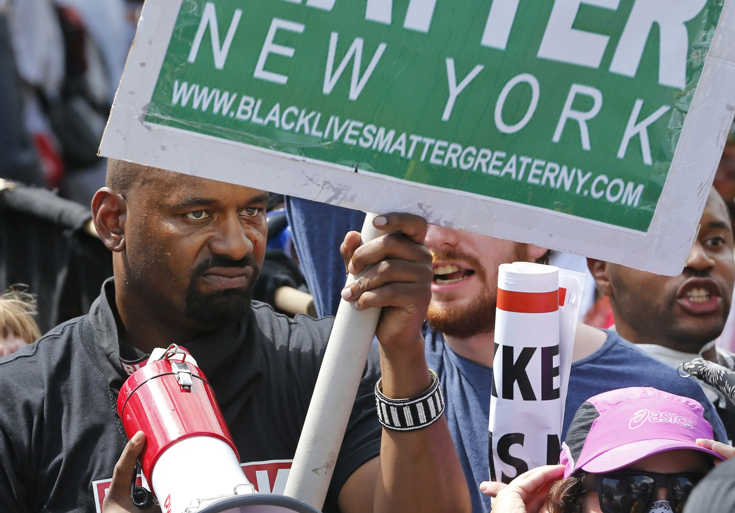 Aksi protes di New York, merespons demonstrasi berdarah di Charlottesville, Virginia, Amerika Serikat (AP)