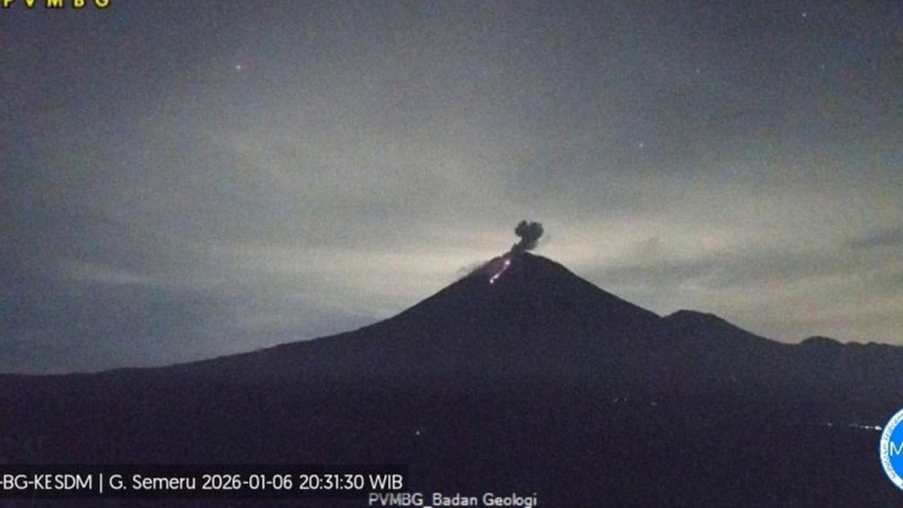 Erupsi Gunung Semeru Kembali Terjadi, Lontarkan Lava Pijar dan Letusan 800 Meter