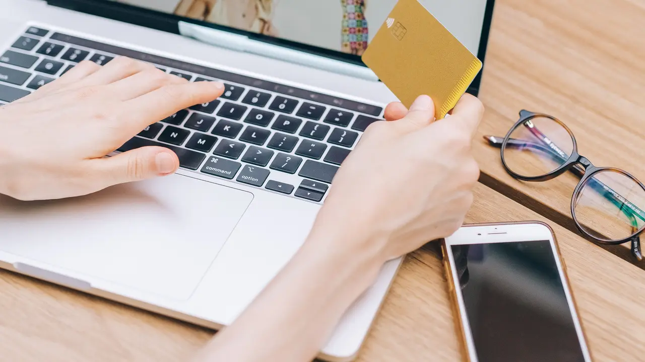 Tips Beli Baju Online Biar Tidak Salah Ukuran