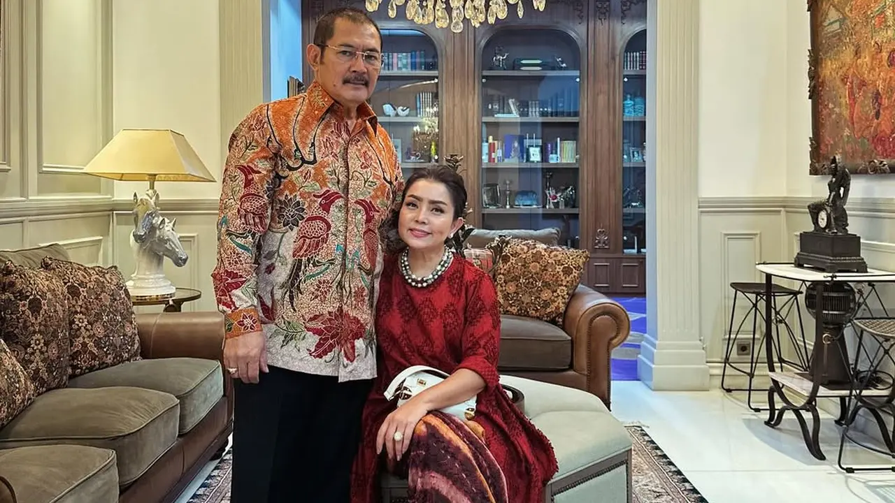 Mayangsari dan Bambang Trihatmodjo. (Foto: Dok. Instagram @mayangsari_official)