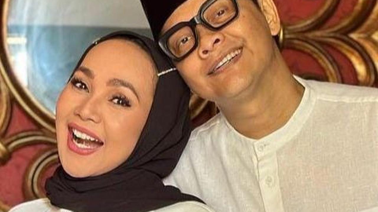 Berpeci Hitam, Intip Foto Lawas Armand Maulana Saat Menikah, Paras Dewi Gita Pangling Banget