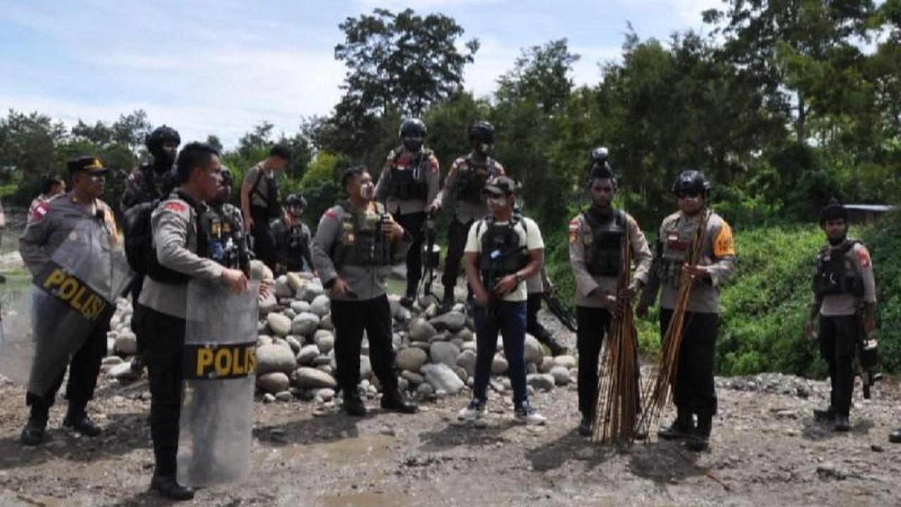 Saling serang yang terjadi di Wouma pada Kamis (12/6) menyebabkan dua orang meninggal dan lima orang lainnya mengalami luka-luka.