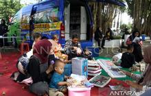 Kawal Pembatasan Usia Media Sosial: Peran Orang Tua Krusial Lindungi Anak di Ruang Digital