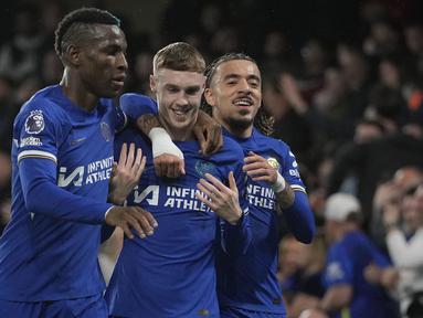 Suatu kebanggaan tersendiri tentunya bagi seorang pemain asli Inggris yang mampu mencetak hattrick di kompetisi sebesar Premier League, apalagi jika hattrick tersebut tercipta ke gawang klub raksasa sekelas Manchester United. Tercatat baru ada 3 pemain asli Inggris yang mampu melakukannya. Siapa saja? Ini dia daftar ketiganya. (AP Photo/Kin Cheung)