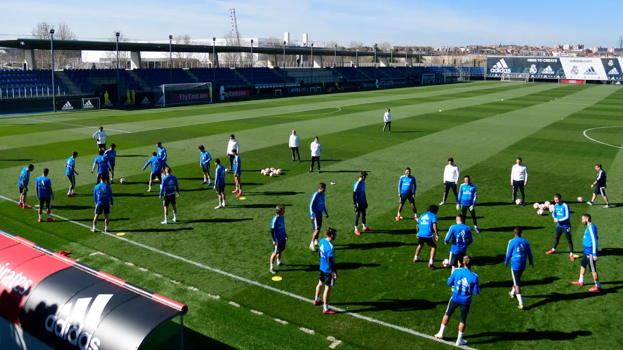 Intip Latihan Pemain Real Madrid dan Barcelona Jelang El Clasico