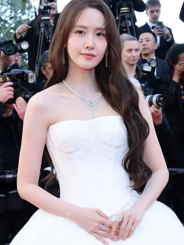 Bak Putri Kerajaan, Pesona YoonA SNSD dalam Gaun Putih di Festival Film Cannes 2026 Jadi Sorotan