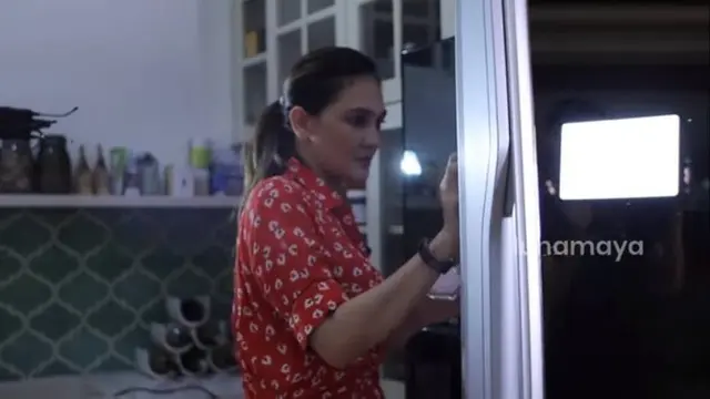 Mengintip Dapur Luna Maya yang Dihiasi Marmer dan Bikin Betah Masak
