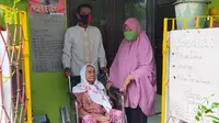 Nenek Kamtin, Survivor Covid-19 tertua di Indonesia asal Surabaya (Foto: Liputan6.com/Dian Kurniawan)