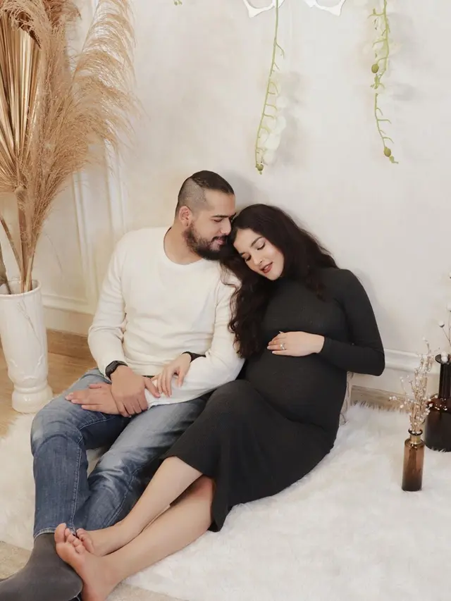 Tasya Farasya Lakukan Maternity Shoot Sendiri di Rumah, Ini 7 Potret Menawannya