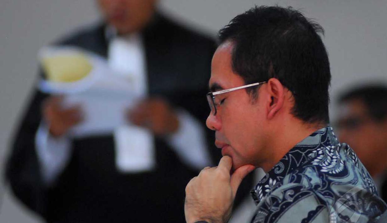 Dalam pembelaannya, Wawan juga membela kakaknya, Ratu Atut selaku Gubernur Banten yang menurutnya tidak terlibat dalam menyuap Akil, Pengadilan Tipikor Jakarta, Senin (9/6/2014) (Liputan6.com/Miftahul Hayat)